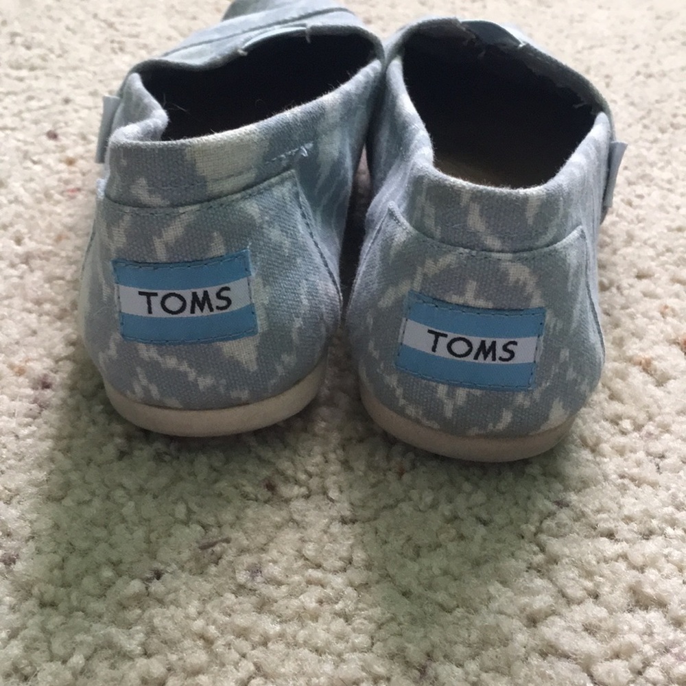 Toms! - Picture 4 of 7